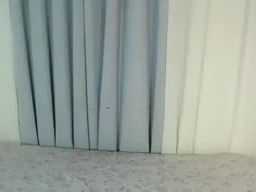 Chaturbate Live Sex Cam of hot_cummerr