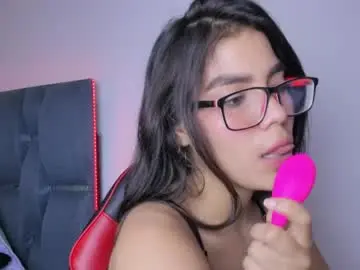 Chaturbate Free Live Porn of crazybaby_squirt