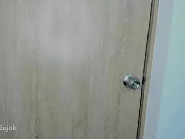Chaturbate Live Sex Cam of cute_brunett