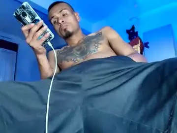 Chaturbate Live Sex Cam of lobo_cockk