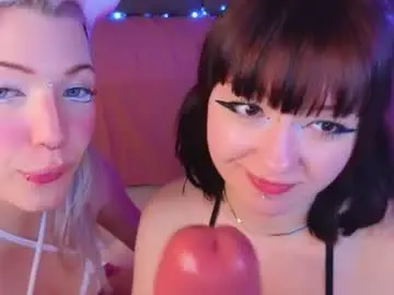 Chaturbate Live Sex Cam of nikkisilk