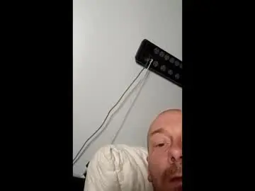 Chaturbate Live Sex Cam of remshotdt