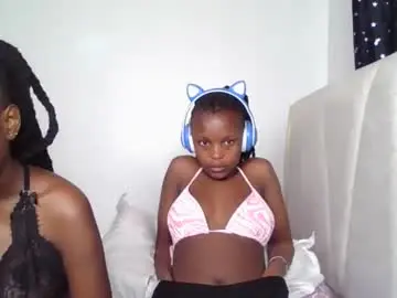 Chaturbate Free Porn Cam of smiley_luv1