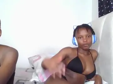 Chaturbate Free Porn Cam of smiley_luv1