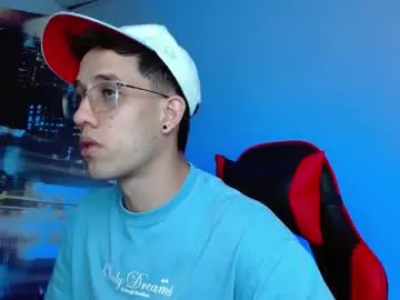 Chaturbate Free Live Porn of alexgiraldo__