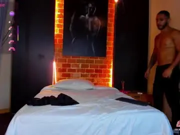 Chaturbate Sex Cam of lucaswattsons