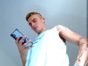 Chaturbate Best live sex cam show of bray_hotboy