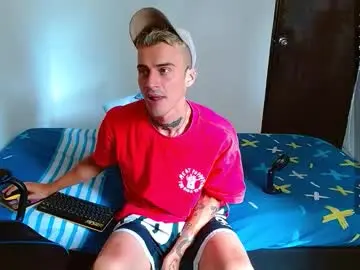 Chaturbate Live Sex Cam of bray_hotboy