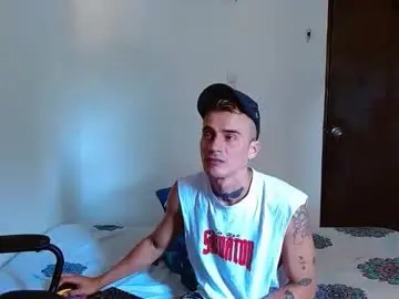 Chaturbate Best live sex cam show of bray_hotboy