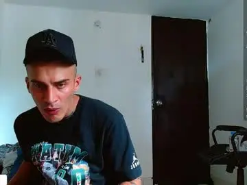 Chaturbate Live Sex Cam of bray_hotboy