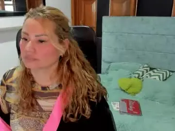 Chaturbate Live Sex Cam of julieta_star69