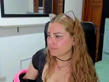 Chaturbate Sex Cam of julieta_star69