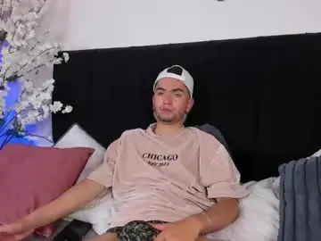 Chaturbate Best live sex cam show of andru_castillo