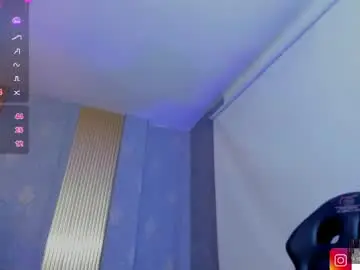 Chaturbate Live Sex Cam of laulin_tay