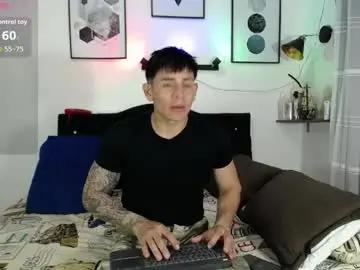 Chaturbate Sex Cam of thomas_and_lyan