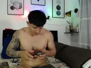 Chaturbate Live Sex of thomas_and_lyan