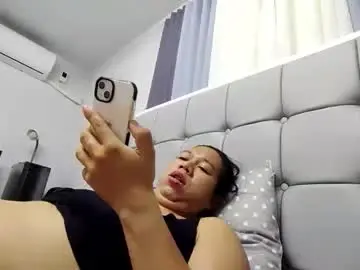 Chaturbate Live Porn of tyrahwang