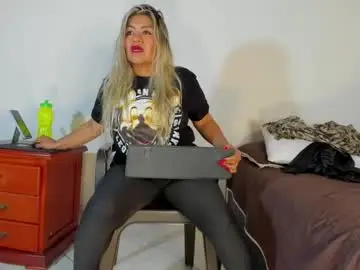 Chaturbate Adult Video Chat of carlota_flow