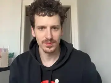 Chaturbate Sex Cam of johnylongstrokes