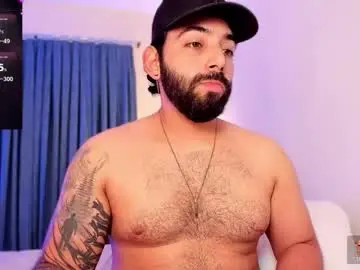 Chaturbate Live Sex Cam of leo_thewolf