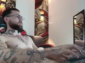 Chaturbate Nude Webcam of luke_davis01