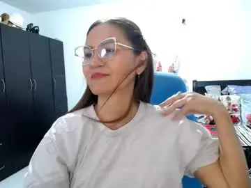 Chaturbate Live Sex Cam of bella_ghisell