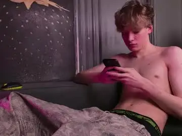 Chaturbate Live Sex of curlytwinkboy