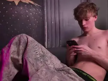 Chaturbate Watch Live Sex Cams of curlytwinkboy