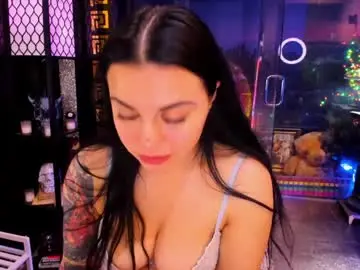 Chaturbate Live Sex Cam of alma_pearl