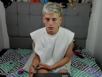 Chaturbate Live Sex of forbidden_kisses