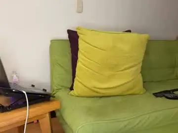 Chaturbate Live Porn of midgettripod1