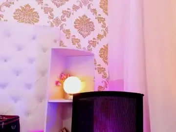 Chaturbate Sex Chat of ema_lambert