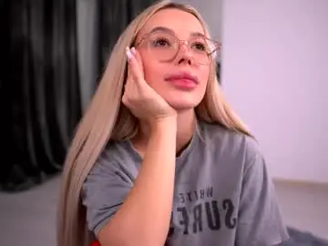 Chaturbate Watch Live Sex Cams of kyliejoyce