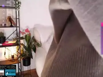 Chaturbate Best live sex cam show of lucylia_