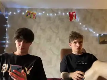 Chaturbate Live Sex Cam of stralght_twinks
