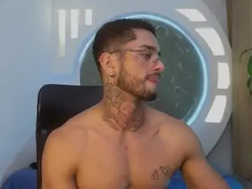 Chaturbate Live Porn of alanrodgers2_0