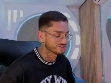 Chaturbate Live Porn of alanrodgers2_0