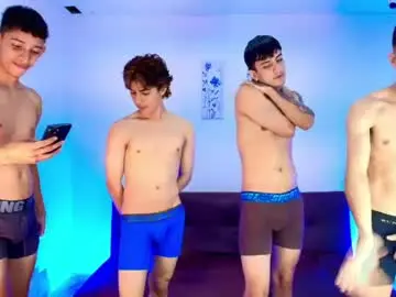 Chaturbate Live Sex Cam of chillbicrew