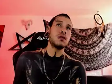 Chaturbate Free Porn Cam of ink_u_buzz