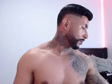 Chaturbate Live Sex Cam of maximus_golden