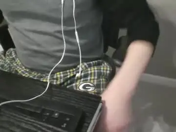 Chaturbate Live Sex Cam of milwaukeebadger24