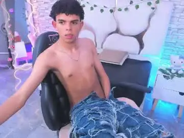 Chaturbate Live Sex of keahi_tay