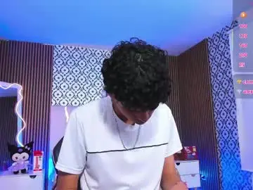 Chaturbate Live Sex Cam of keahi_tay