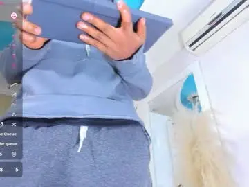 Chaturbate Sex Cam of ricobrown777