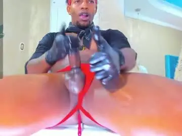 Chaturbate Live Sex Cam of ricobrown777