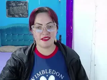 Chaturbate Adult Webcams of carolinhe_