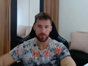 Chaturbate Live Sex Cam of darius_94
