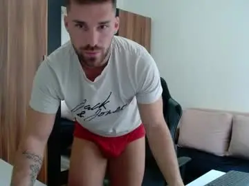 Chaturbate Live Sex Cam of darius_94