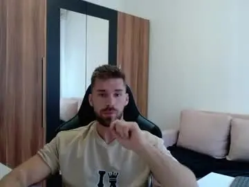 Chaturbate Live Sex Cam of darius_94