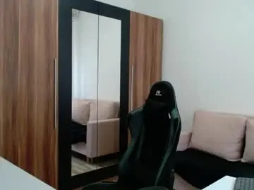 Chaturbate Live Sex Cam of darius_94